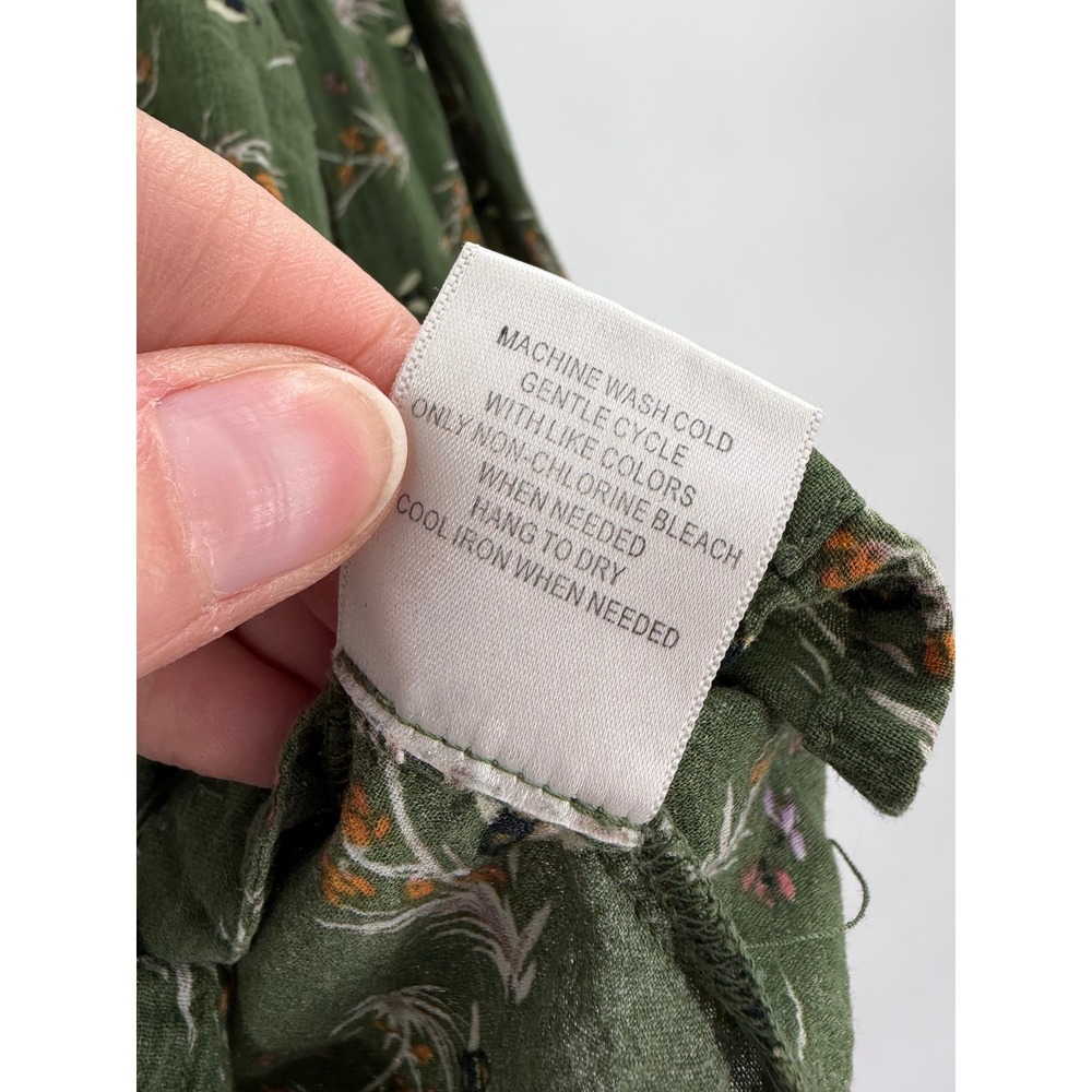 ModCloth Oxford Shirt Womens M Green Bee Print Cotton Button Down Top Roll Tab - Picture 5 of 9